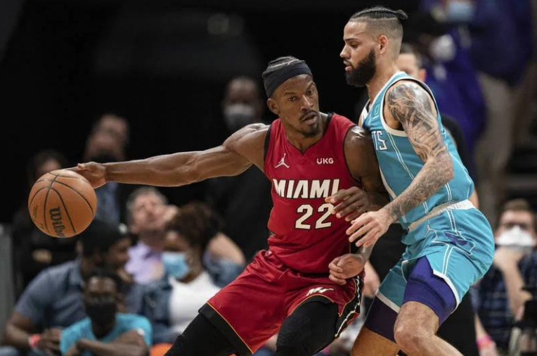 成都蓉城3比1力克上港